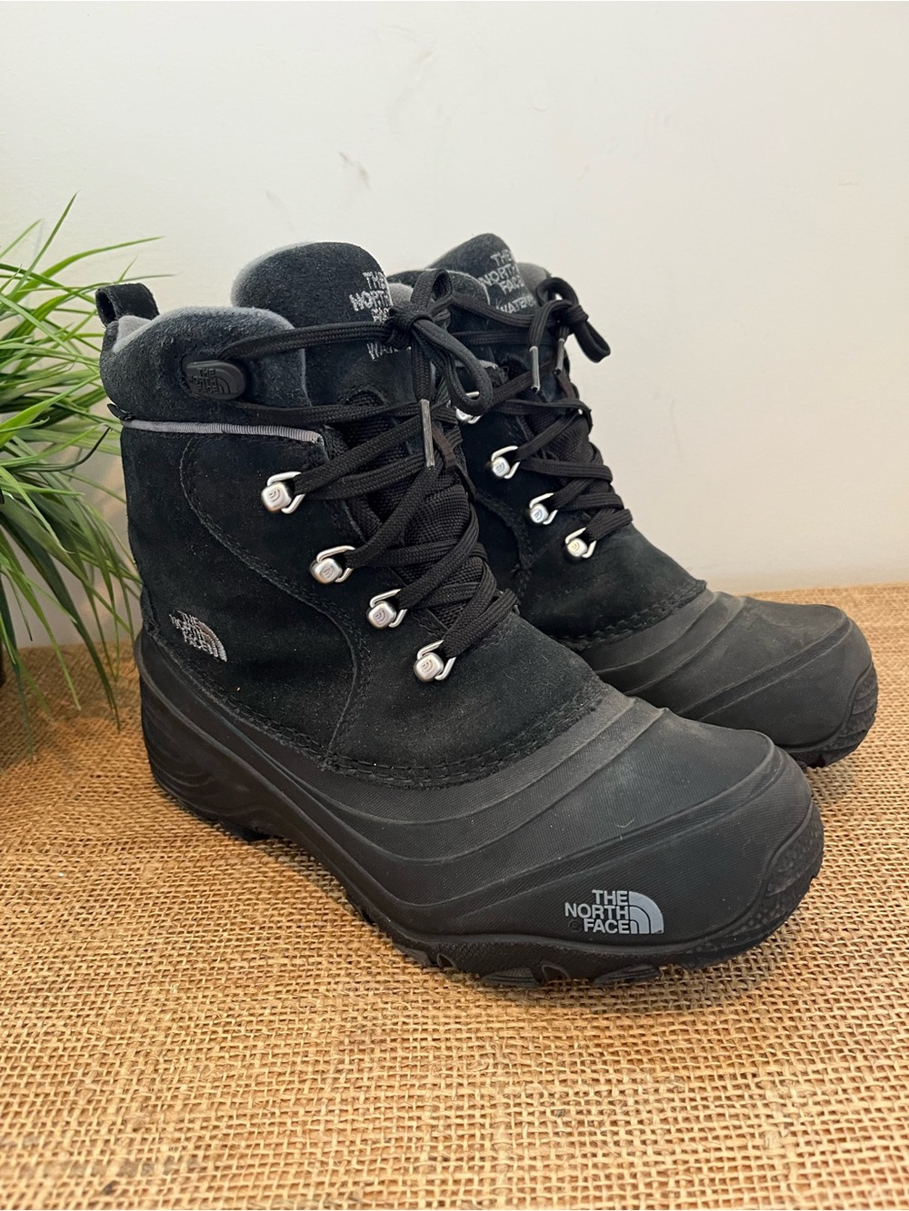 The North Face Kids Chilkat Lace II Kids HeatSeeker Winter Boots Black Size 5 - Picture 4 of 10